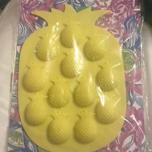 NWT Lilly Pulitzer Pineapple Ice Cube Tray
